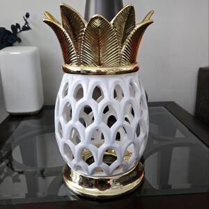 B&BW pineapple candle holder